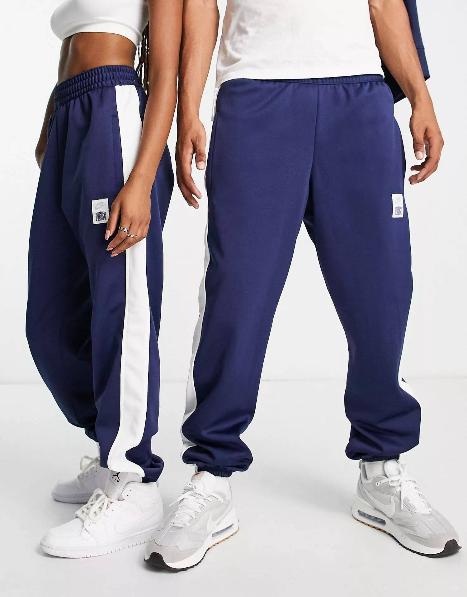 Nike basketball therma pants hotsell