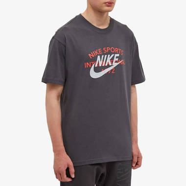 Nike Circa Graphic 2 T-Shirt