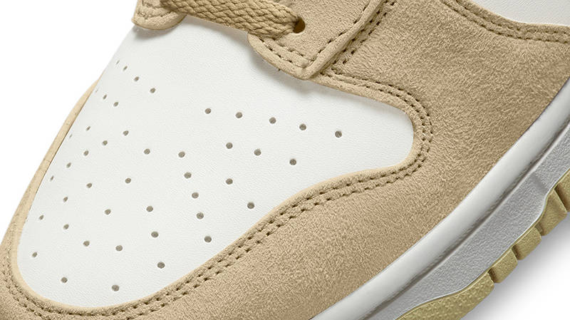 Nike Dunk High Tan Suede DQ7679-001 Detail