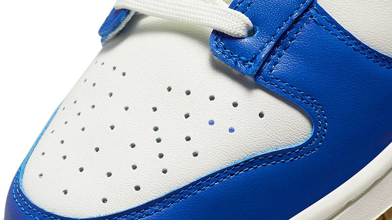 Nike Dunk Low Kansas City Royals Detail