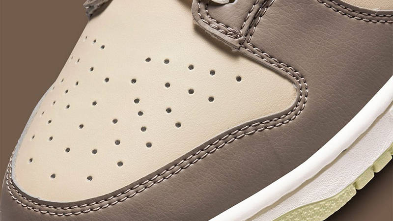 Nike Dunk Low Velcro Tongue Tan Brown Detail