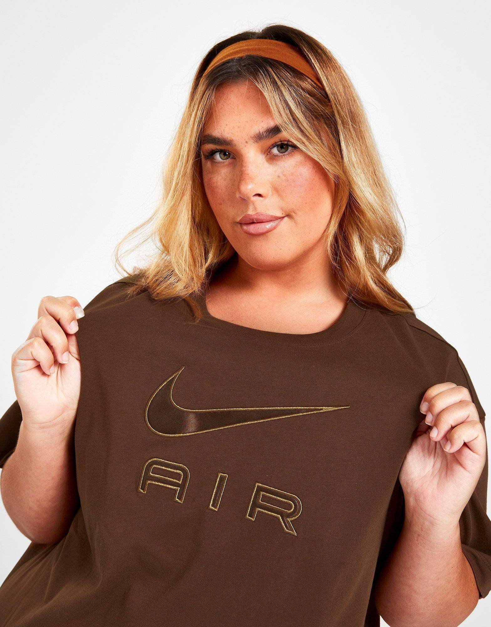 Nike Plus Size Air Boyfriend T-Shirt Brown Logo Closeup