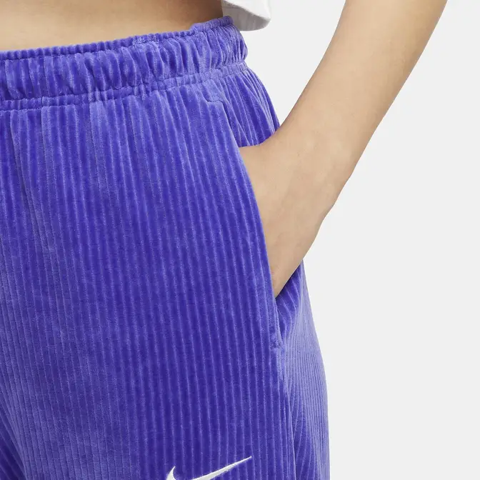 Nike Sportswear Velour Wide-Leg Trousers DQ5921-430 Detail