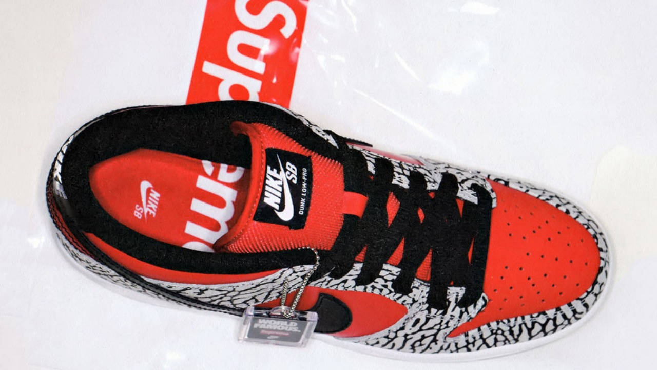 Supreme x Nike Dunk Low 2012