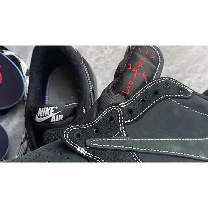 Gastos rojo adyacente Travis Scott x Air Jordan 1 Low OG Triple Black | Where To Buy | DM7866-001  | The Sole Supplier