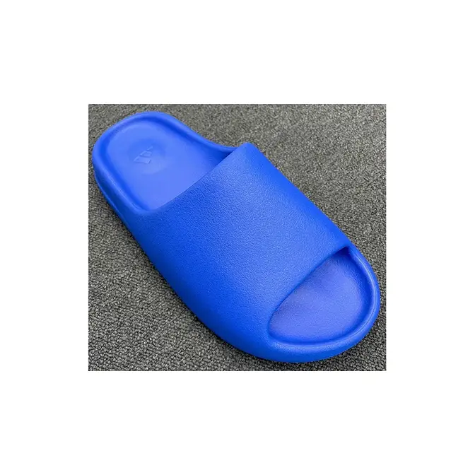 Yeezy Slides Azure Top