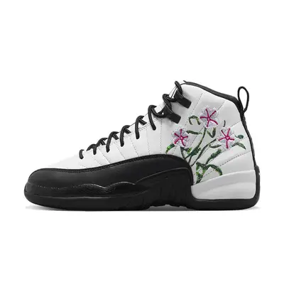 White and best sale black jordan 12