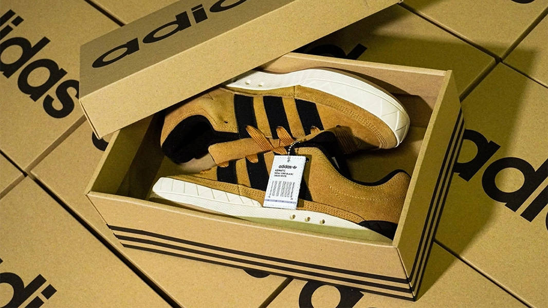 atmos x adidas Adimatic OG Shoebox Mesa HQ3935 in box