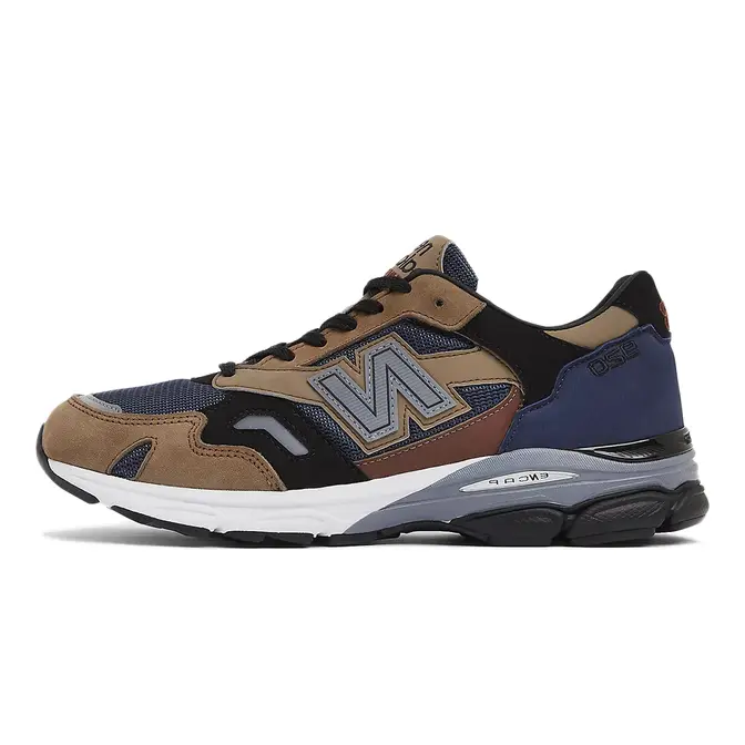 New Balance 920 Made in UK Navy Beige Black M920INV