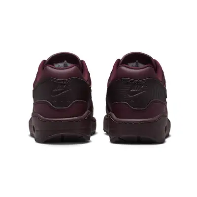 nike sandals burgundy