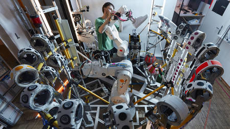 Meet B.I.L.L., Nike's Robotic Sneaker Cleaner & Customiser Meet B.I.L.L., Nike's Robotic Sneaker Cleaner & Customiser