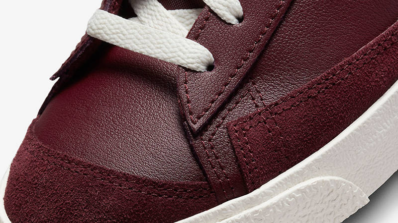 Nike Blazer Mid 77 Varsity Team Red DQ7672-600 Detail