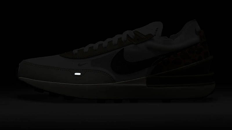 Nike Waffle One Safari White DX8974-100 in dark
