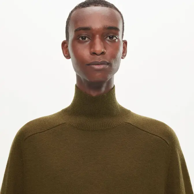 Uniqlo green store jumper