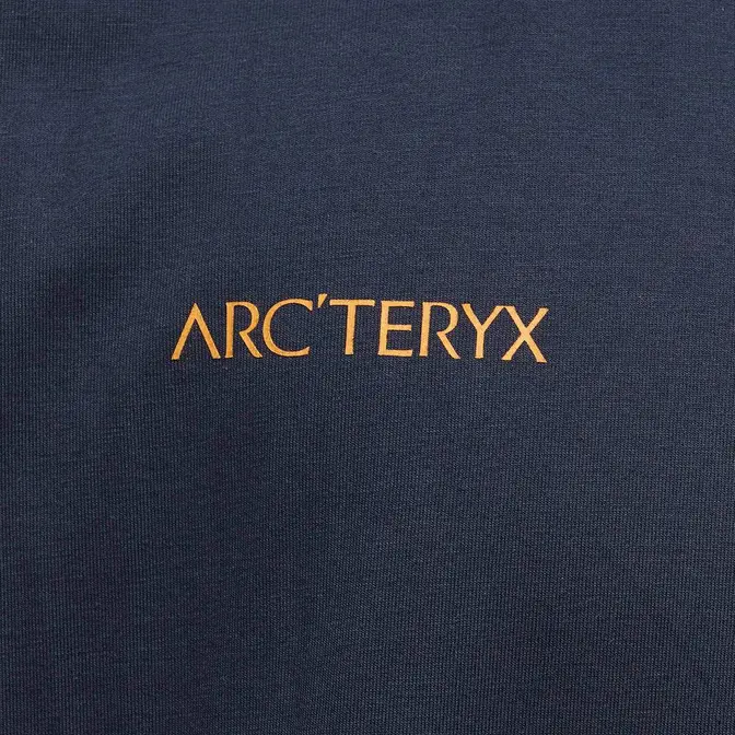 Arcteryx Captive Split T-shirt Black Sapphire Logo Closeup