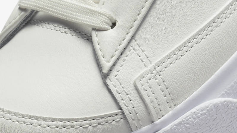 Nike Blazer Low Platform White Metallic Silver DQ7571-101 Detail