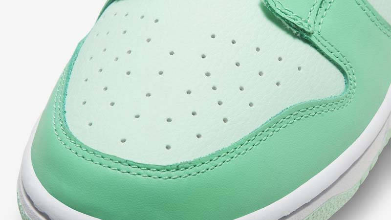 Nike Dunk Low Mint Foam Closeup 1