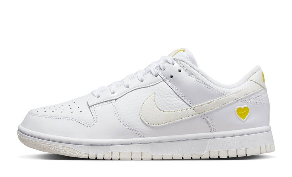 Nike yellow and white dunks best sale