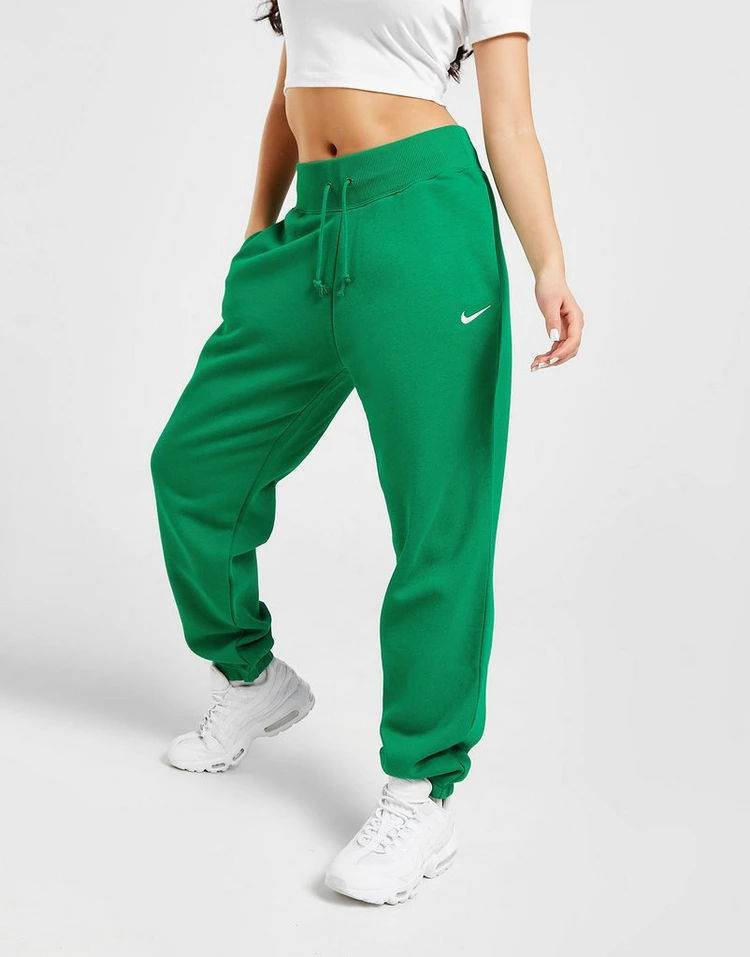 https://cms-cdn.thesolesupplier.co.uk/2022/10/nike-phoenix-fleece-oversized-sweatpants-green-front.jpg