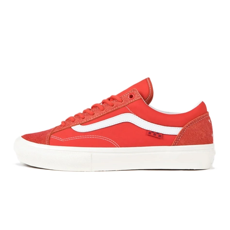 Vans continues to give their classic model VN0000S6RED1