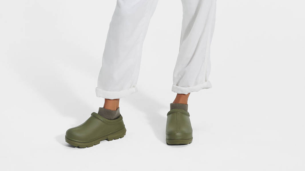 UGG Tasman X Burnt Olive 1125730-BTOL on feet