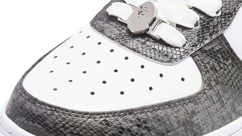 A BATHING APE BAPESTA Snakeskin Grey Detail