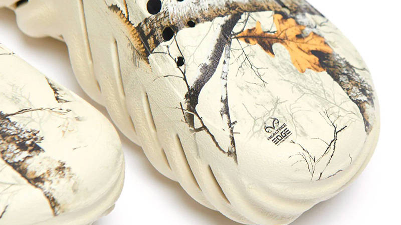 Crocs Echo Clog Realtree Edge Bone Detail