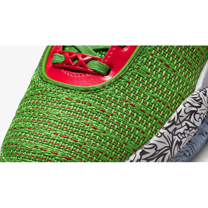 Nike LeBron 20 Christmas FJ4955-300 Detail