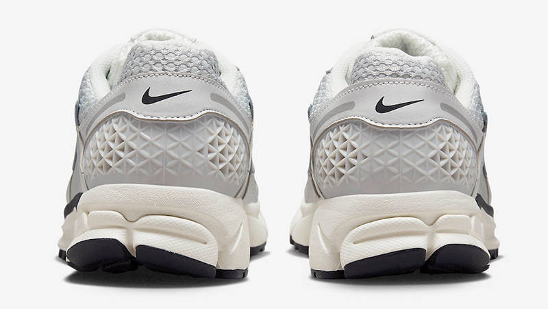 Nike Zoom Vomero 5 Photon Dust Chrome FD0884-025 Back