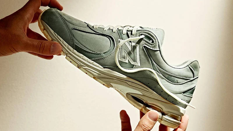 Ronnie Fieg x New Balance 2002R Pistachio Side