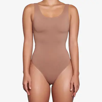Skims Smoothing Scoop Neck Stretch Woven Thong Body Sienna Front Full Image