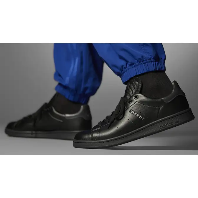 Adidas Stan Smith All Black on Feet 