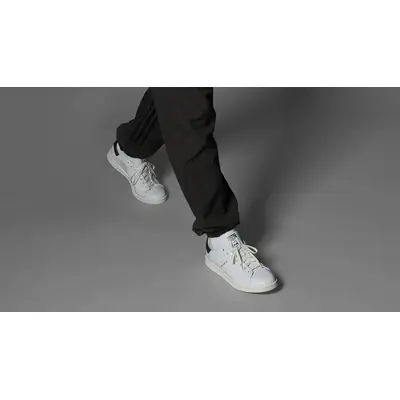 adidas Adidas Swift Run X Junio Off White Black HQ6785 on feet