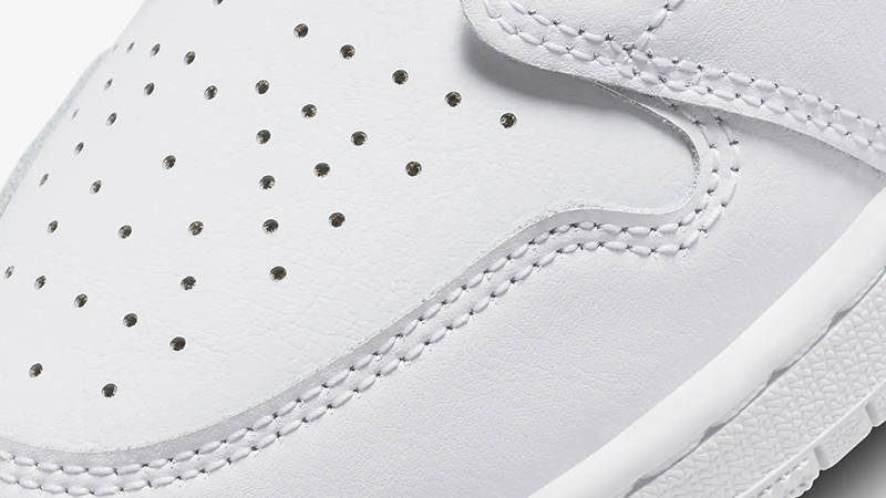 Air Jordan 1 Low GS Triple White 553560-136 Detail