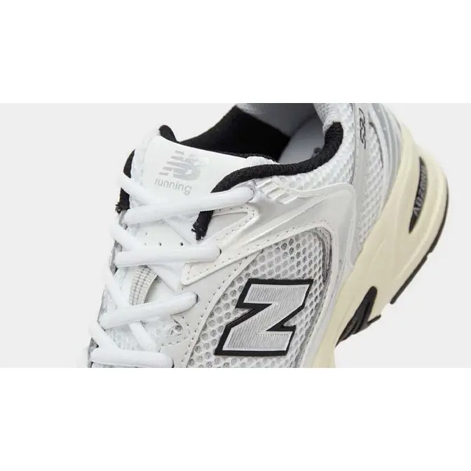 New Balance 530 Silver Cream Closeup