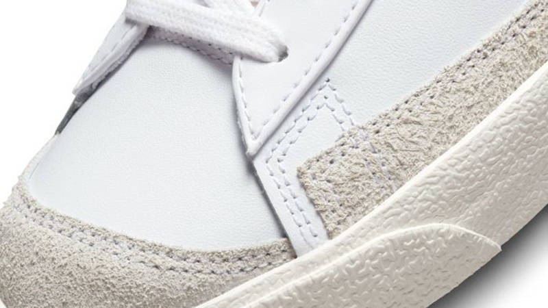 Nike Blazer Mid Vintage White Dark Beetroot BQ6806-120 Detail