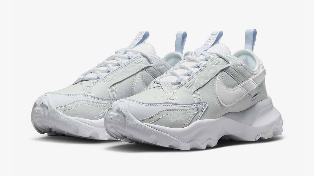 Nike TC 7900 Premium 2 Photon Dust Front