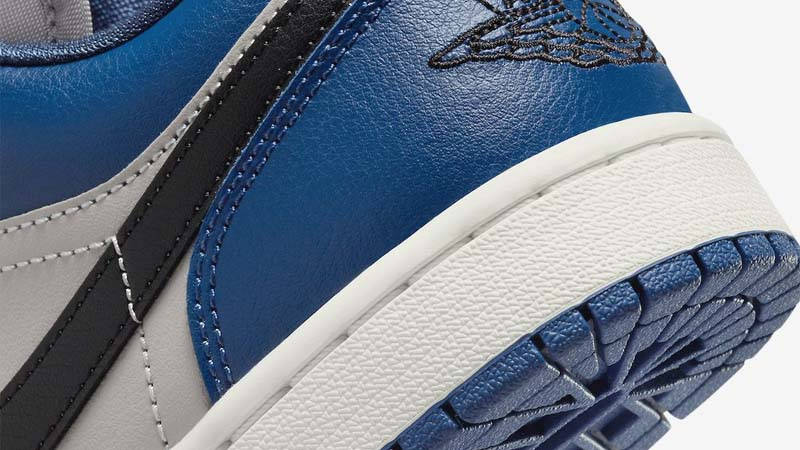 Air Jordan 1 Low Grey Navy Closeup