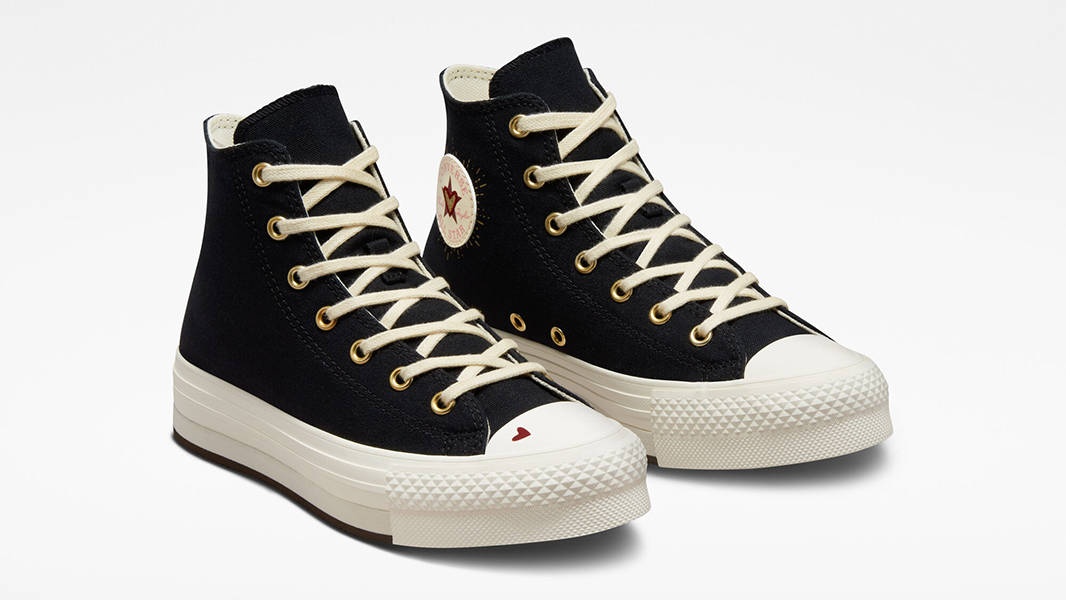 Converse Chuck Taylor Lift Platform Hearts Black A03007C Side