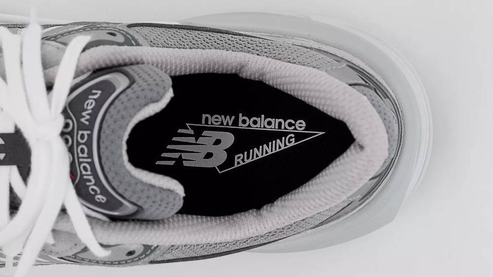 Image via New Balance NB 990V6 1