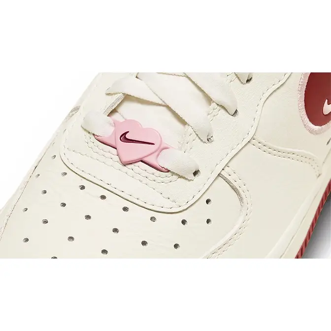 women's nike air force 1 valentine's day