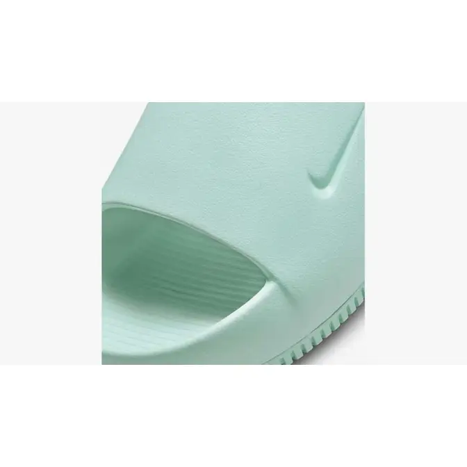 Mint green clearance nike slides