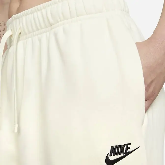 Nike Sportswear Club Fleece Mid-Rise Oversized Tracksuit Bottoms ...