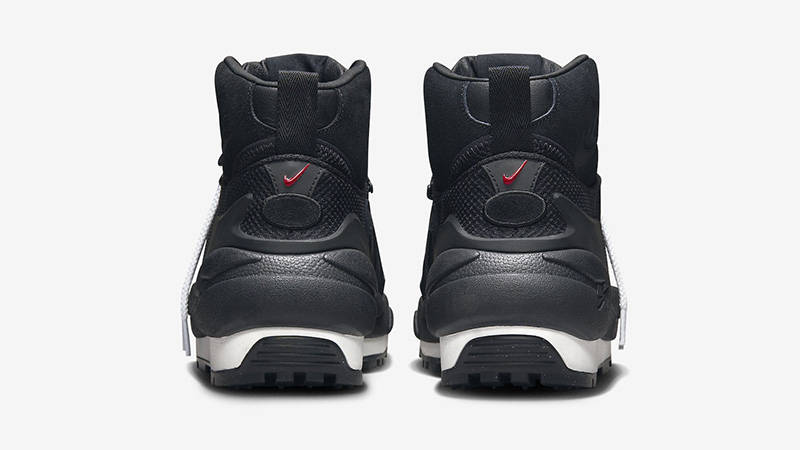 sacai x Nike Magmascape Black back