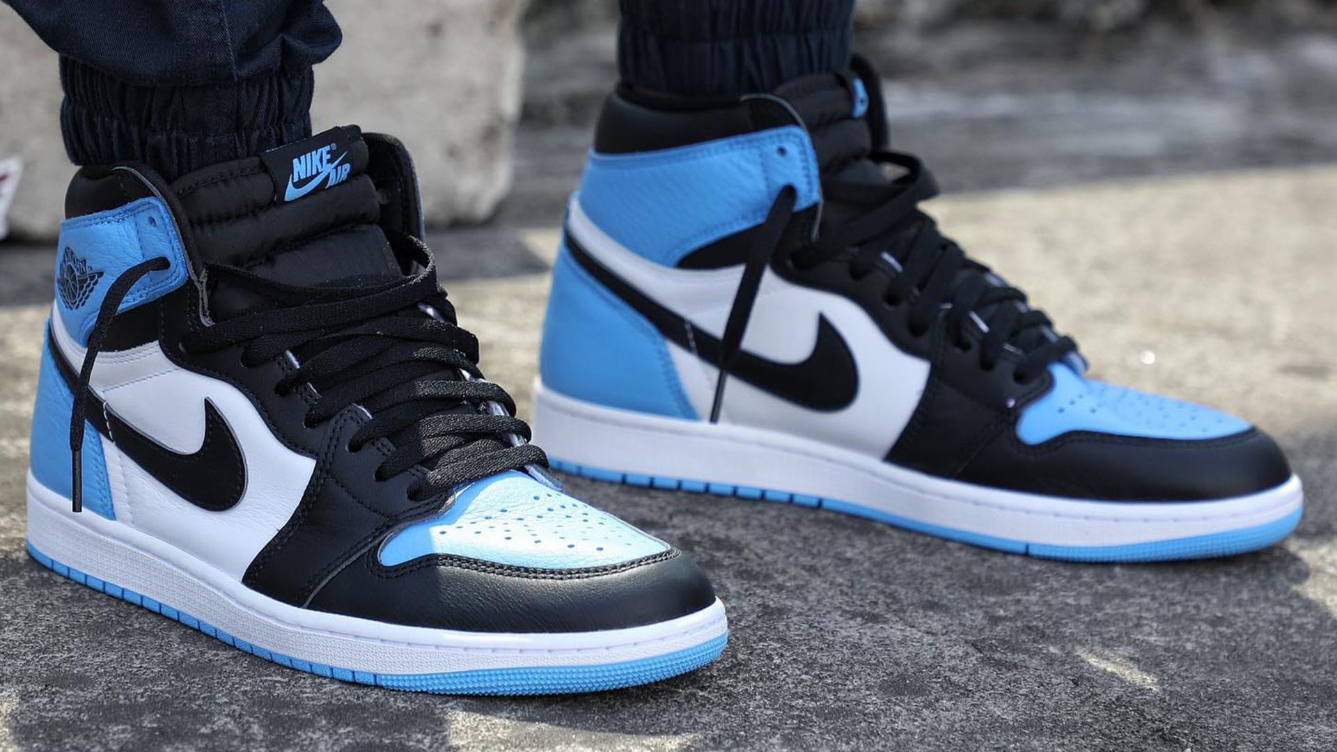 Air Jordan 1 High OG University Blue