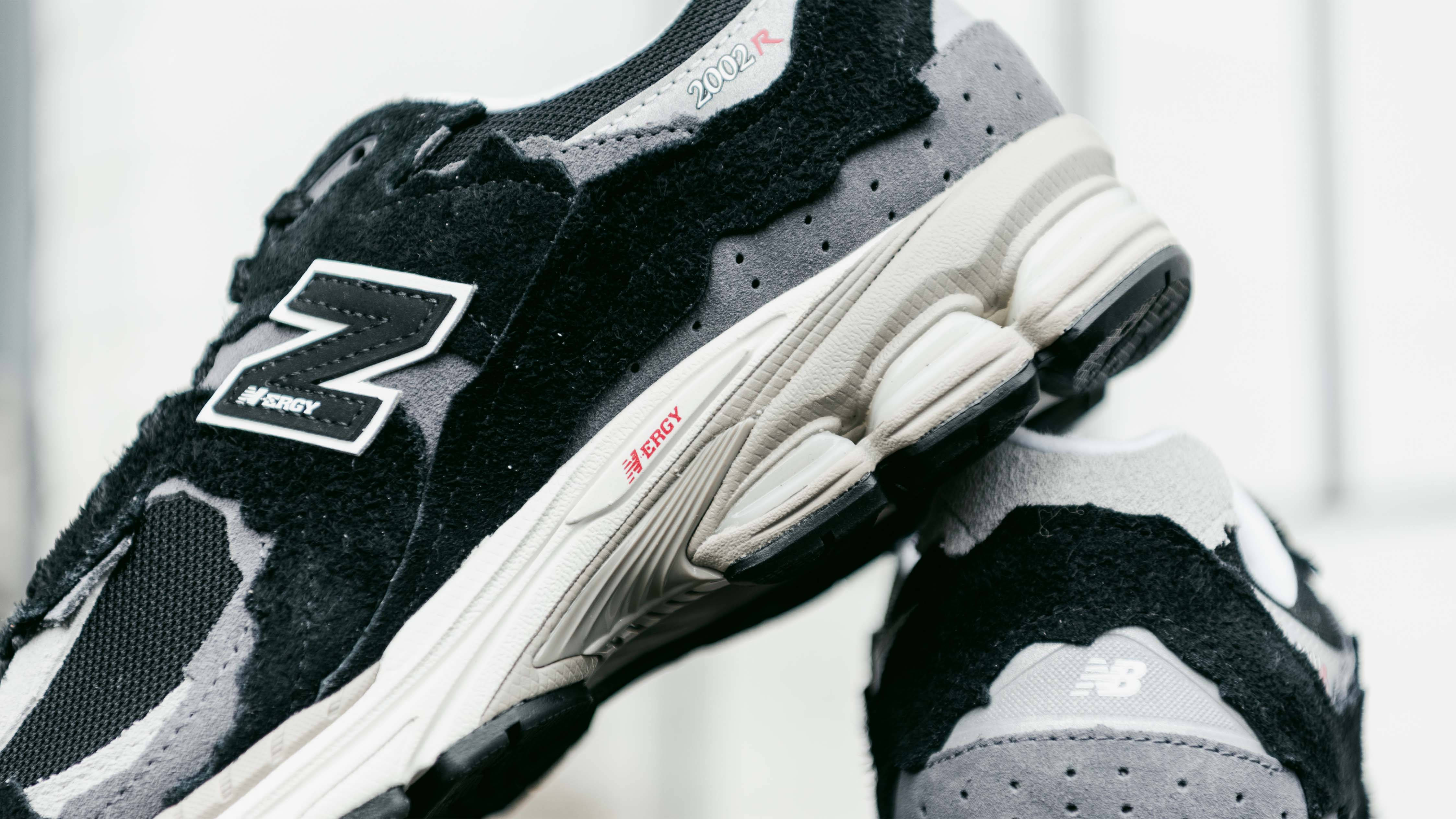 New Balance 2002R Protection Pack Black Grey