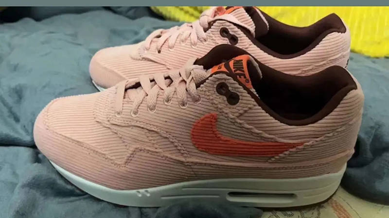 Air max 1 cut best sale out swoosh moon particle