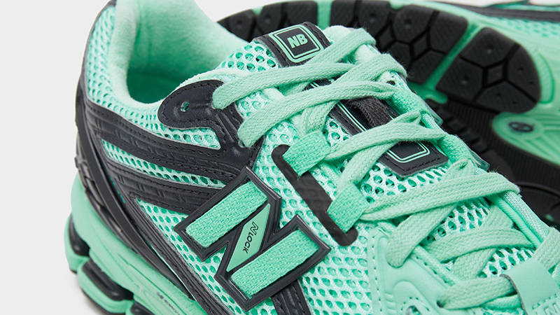 size x New Balance 1906R Green Black M1906RSB Detail