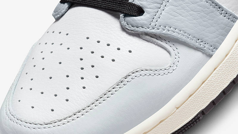 Air Jordan 1 High Zoom CMFT 2 Chrome Swoosh FJ4652-100 Detail