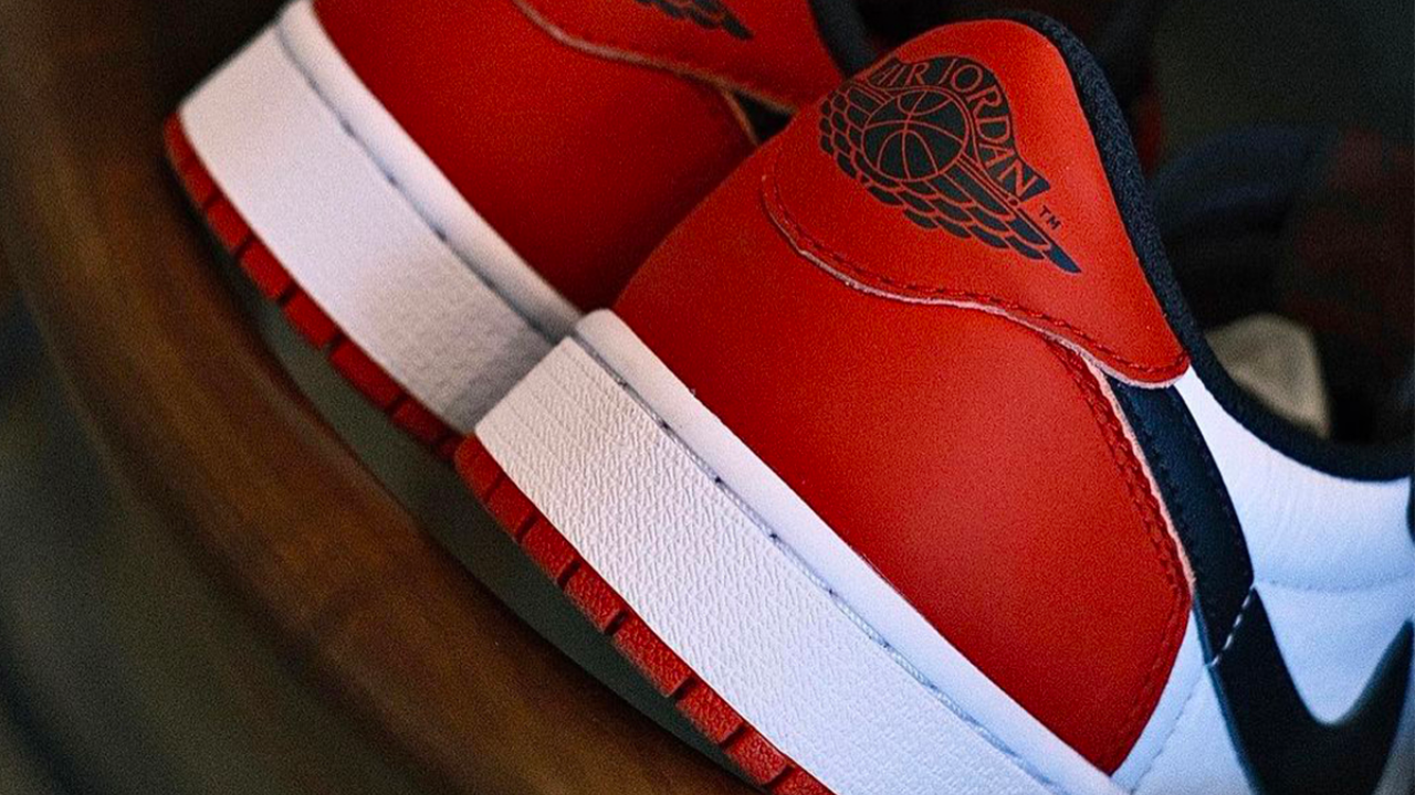 AJ1 Black Toe 3